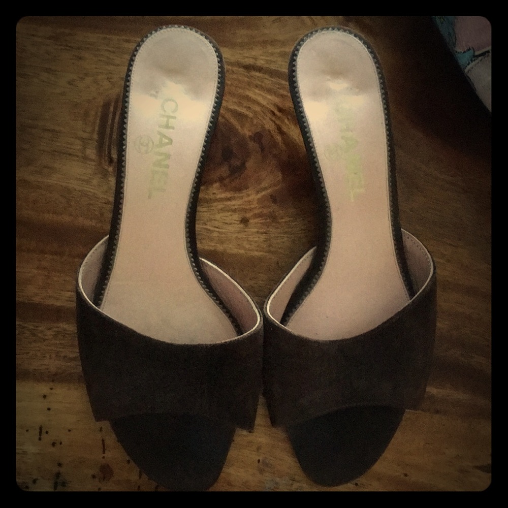 Chanel kitten pinup slides suede chocolate 37